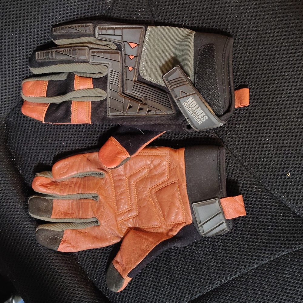 Unisex Small tactival Gloves - Black and Brown